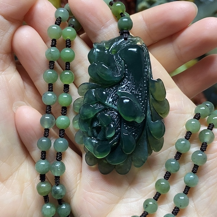 岫玉未镶嵌吊坠(赠链)