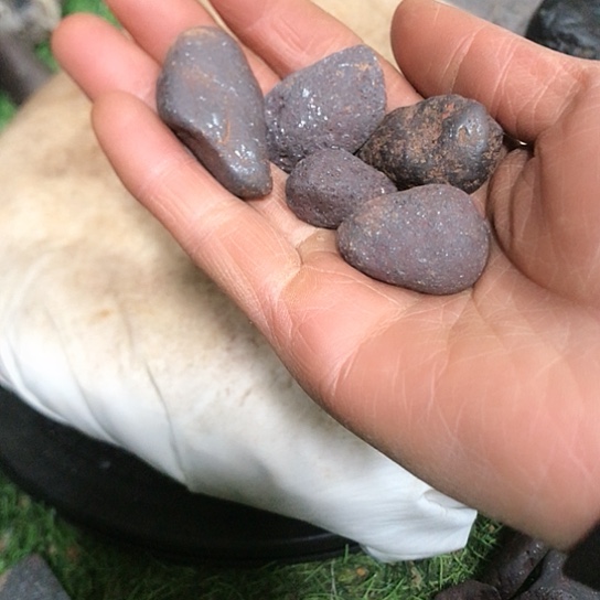 欧*黄乡雨石竹叶纹小吊坠