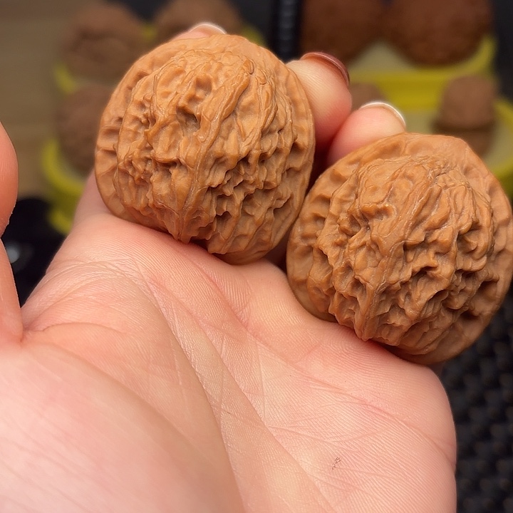 吊坠文玩核桃40红皮红狮子