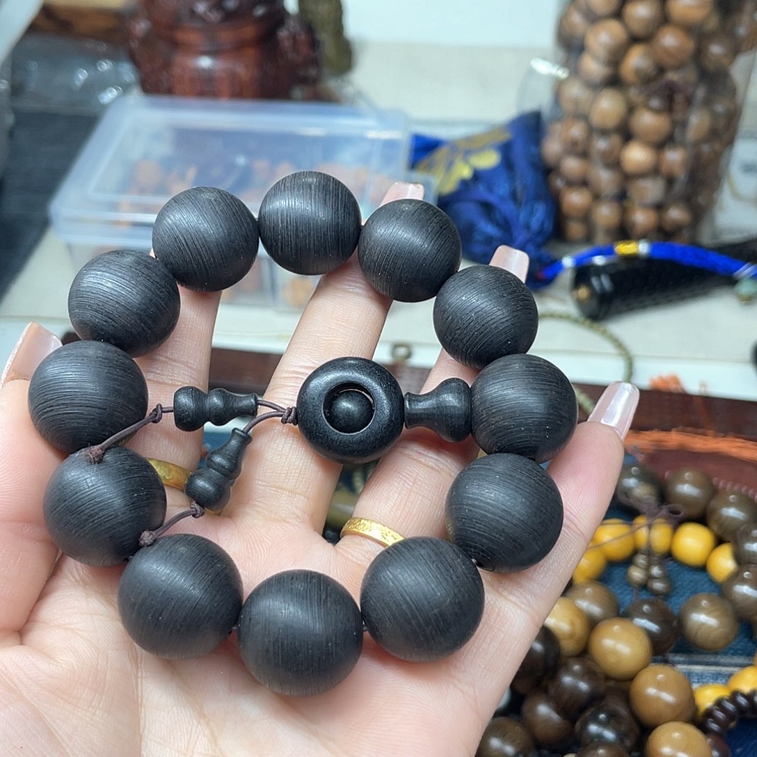 维腊木（绿檀）无事牌