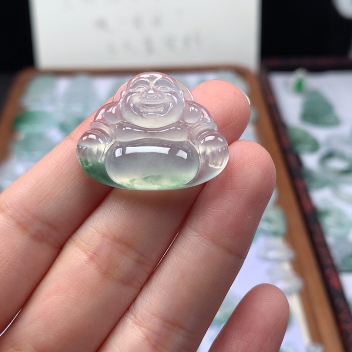 颈饰未镶嵌翡翠高冰飘花佛公