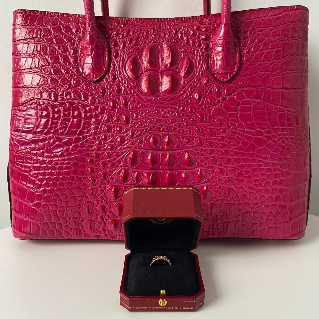 2300戒指--时尚优雅设计戒指赠礼盒