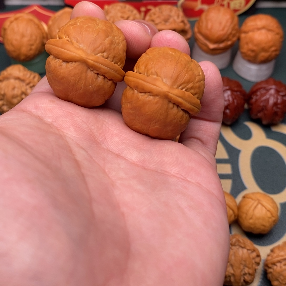 文玩核桃把件品*龙胆