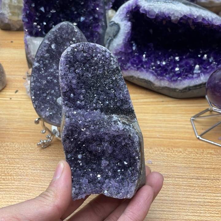 紫晶水晶摆件未镶嵌