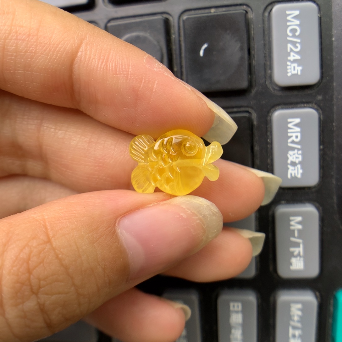 琥珀未镶嵌珠宝奇石