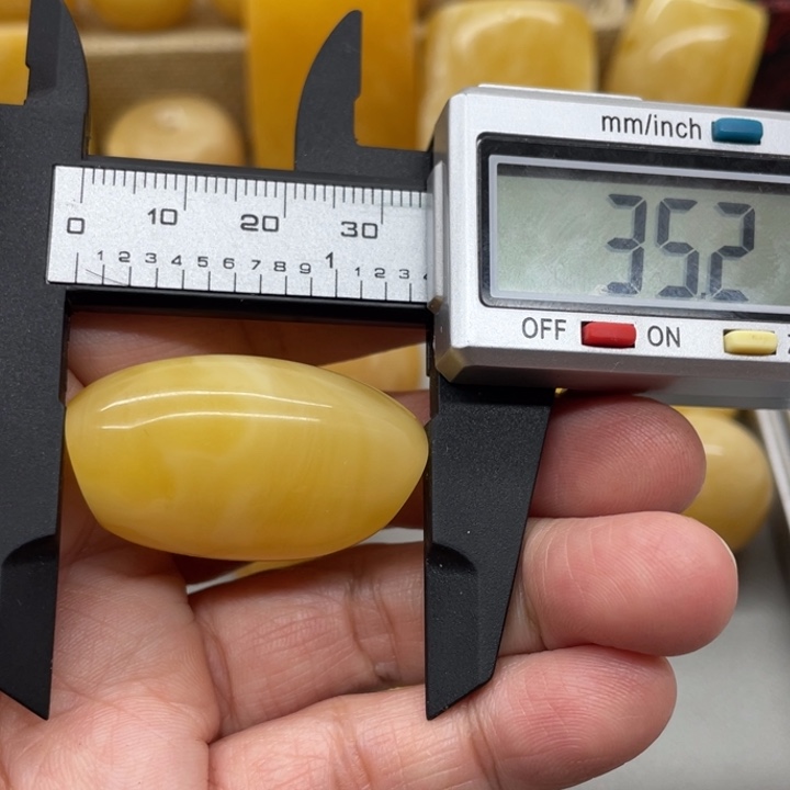 琥珀裸石未镶嵌蜜蜡