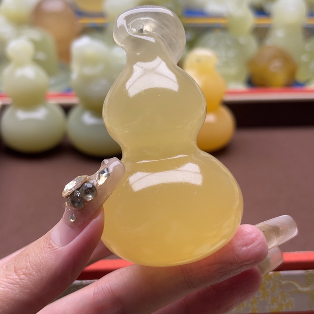 ****侯玉天然桌面摆放摆件