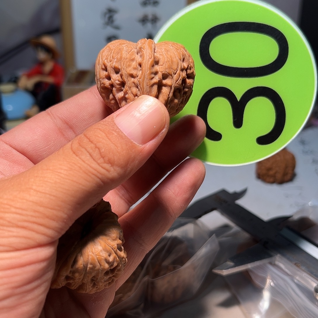 H***6文玩核桃，绿色30号