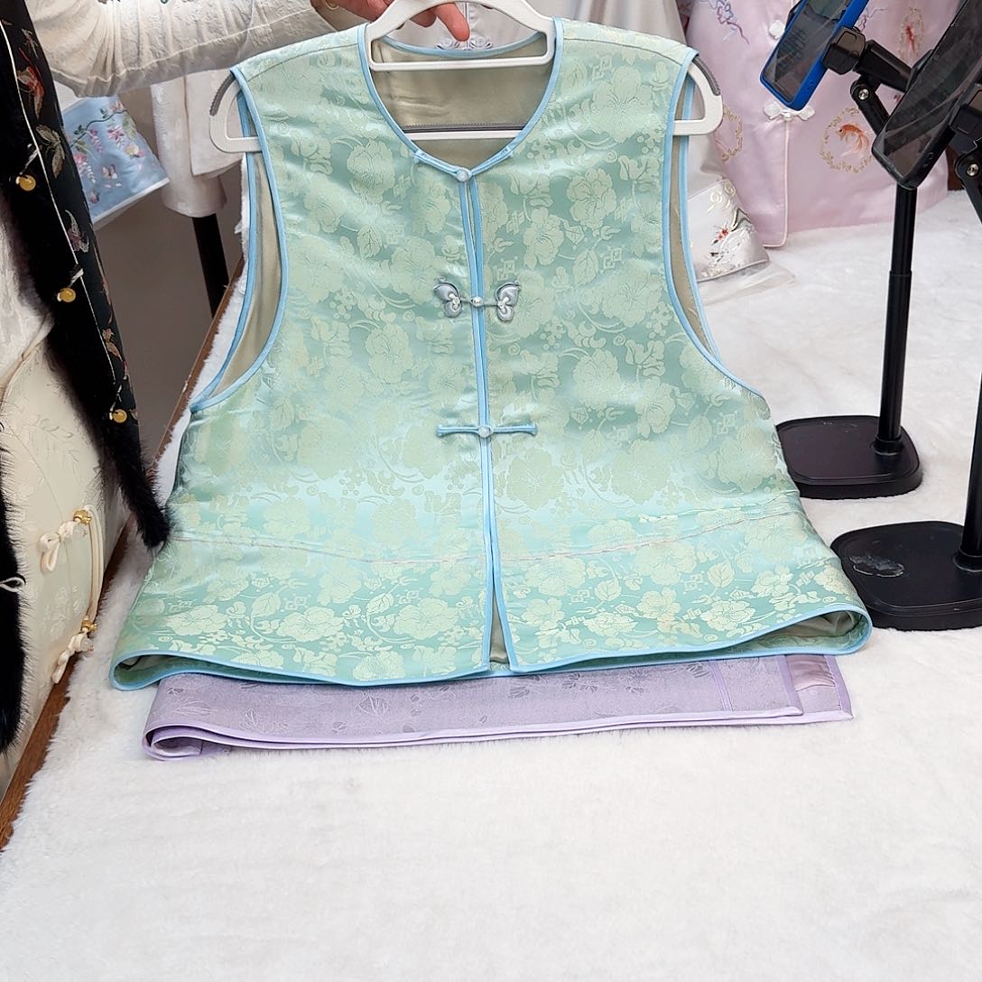 织绣真丝马甲蓝色马甲