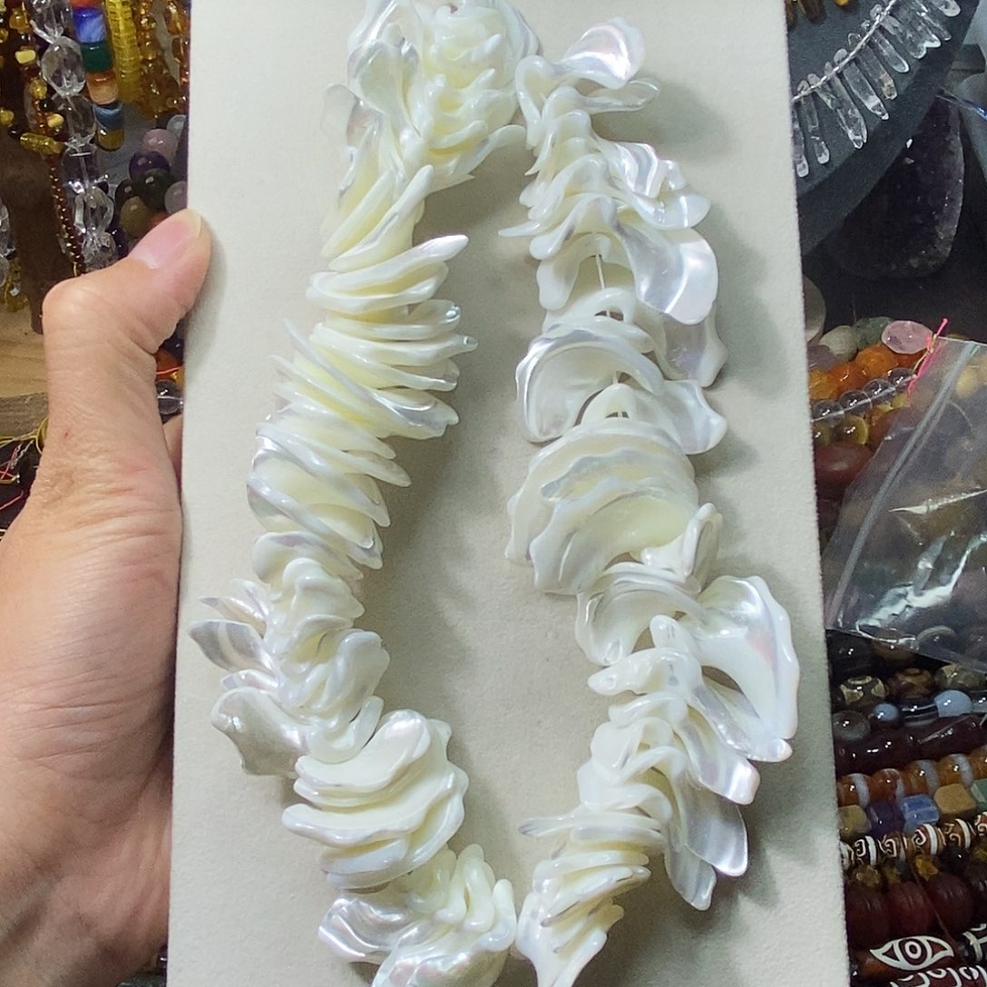 石英质玉未镶嵌，大号鱼骨花瓣，