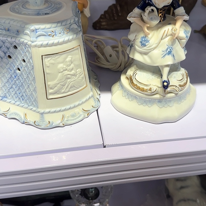 瓷片E****h瓷质品工艺品