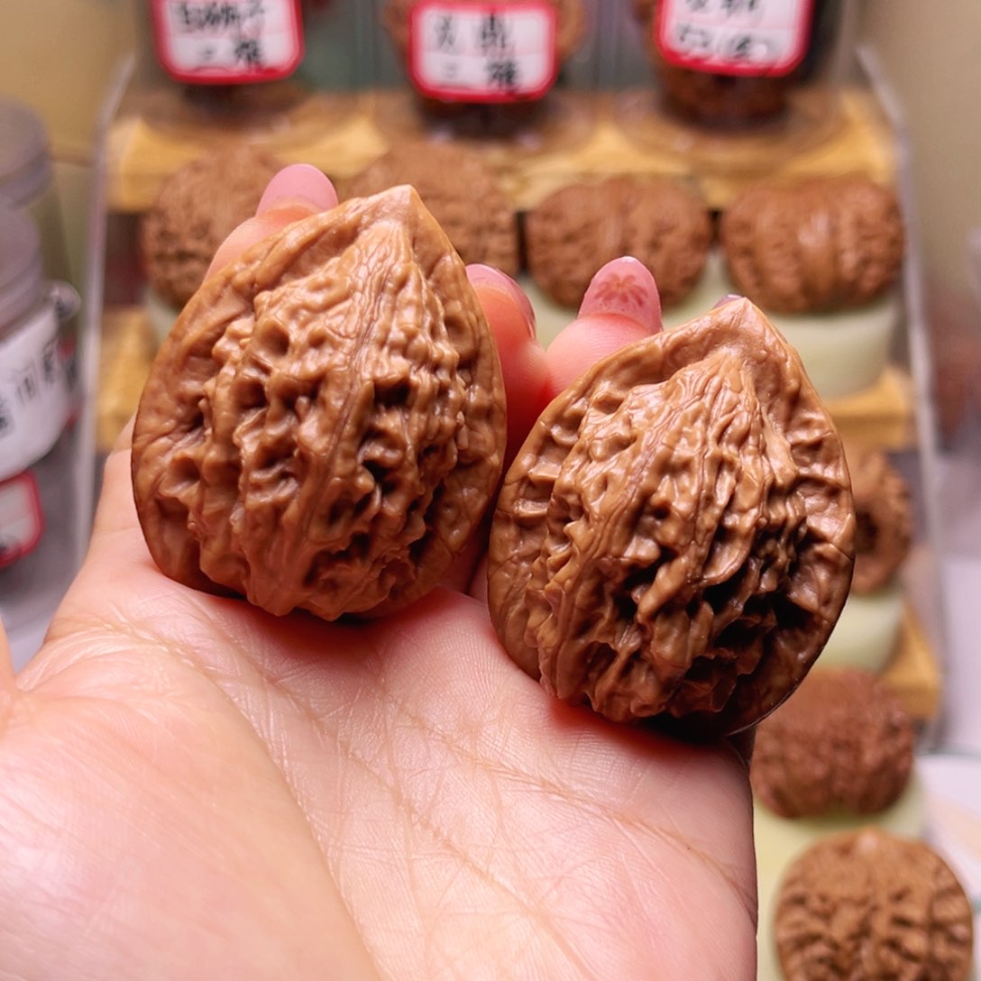 文玩核桃吊坠38尺全品大红袍