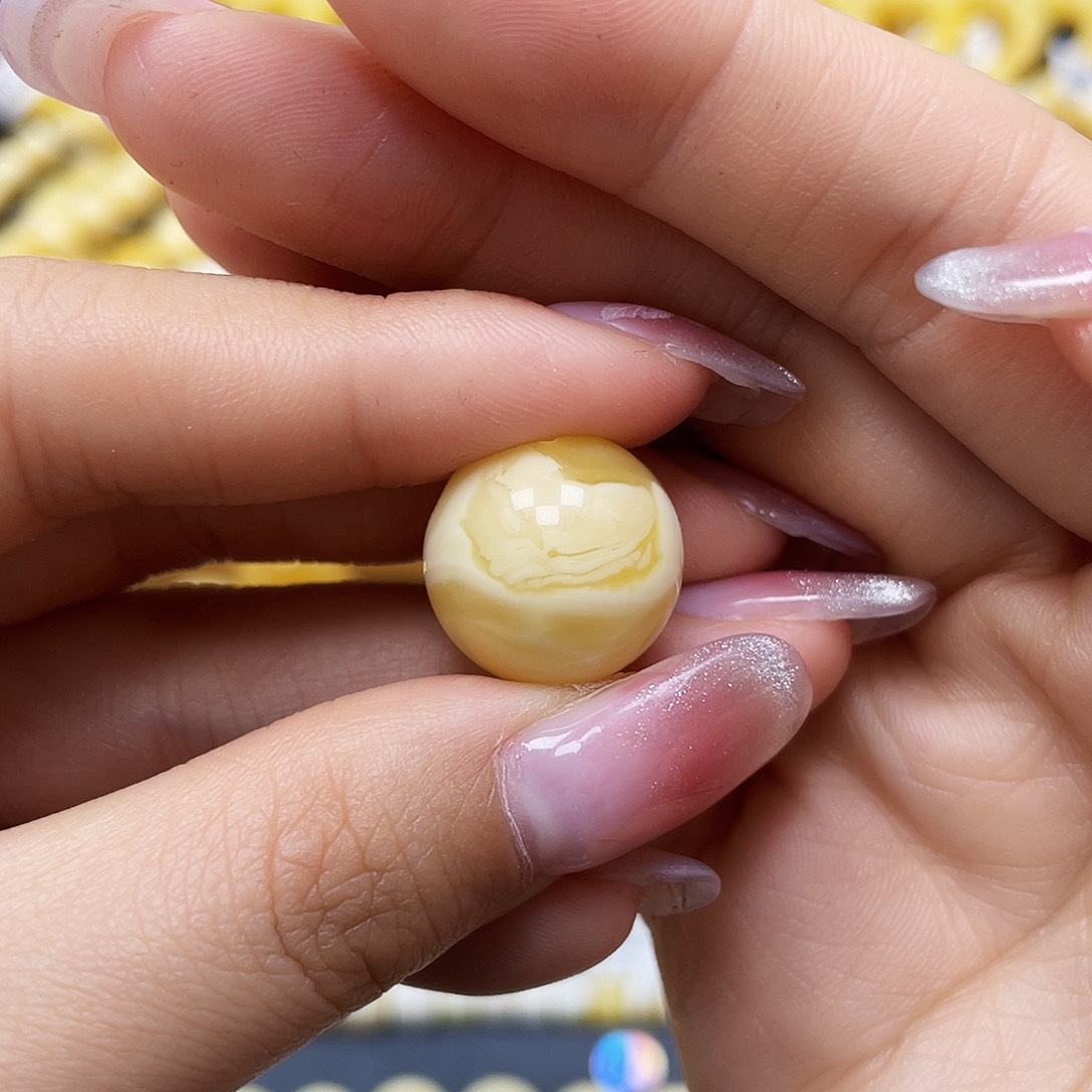 蜜蜡裸石未镶嵌圆珠16.3mm微微瑕