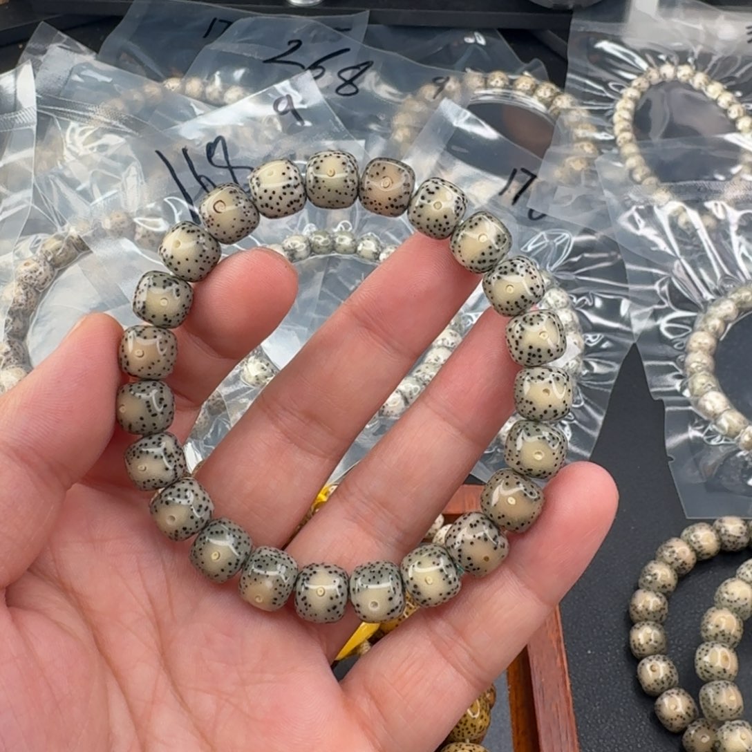 星月菩提手串黄金瞳9*10