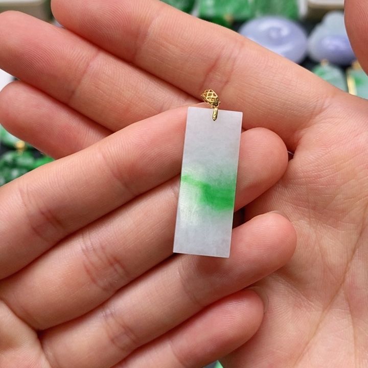 翡翠未镶嵌颈饰吊坠