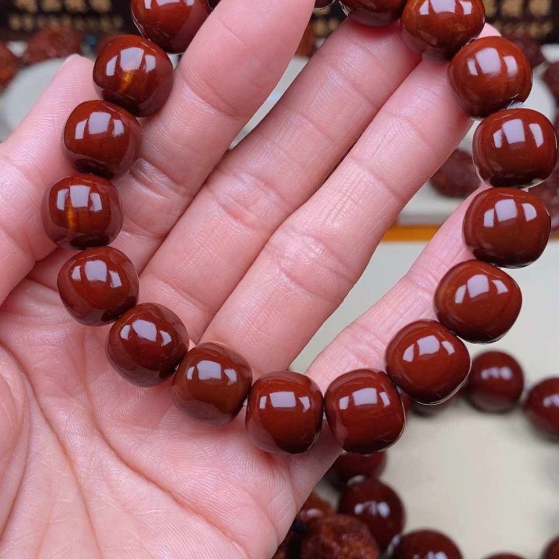 橄榄核吊坠乔*红老型，