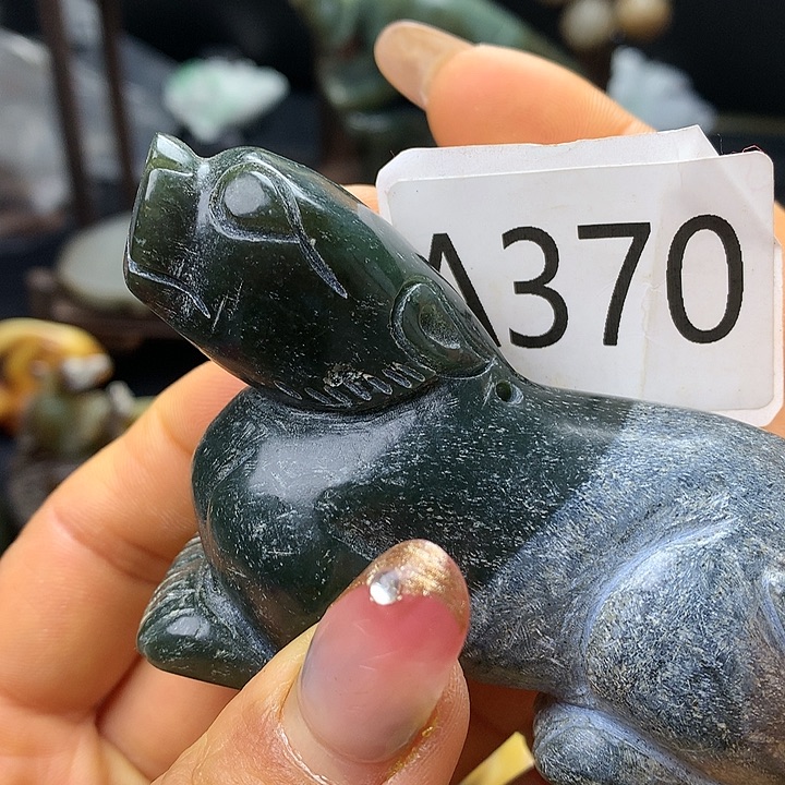 和田玉未镶嵌车挂