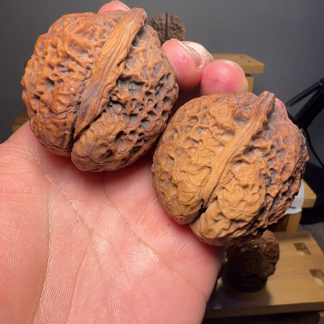 文玩核桃吊坠虎头蟾44mm，高49mm