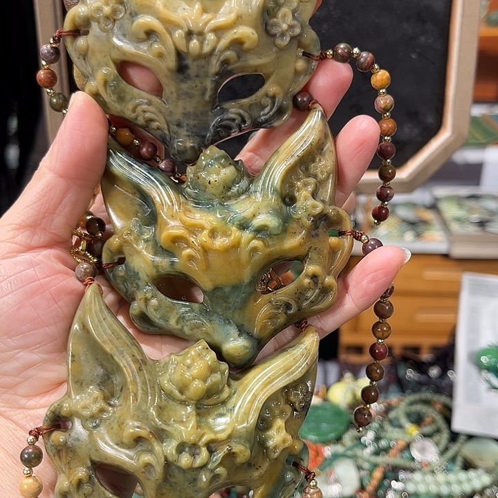 颈饰未镶嵌和田玉