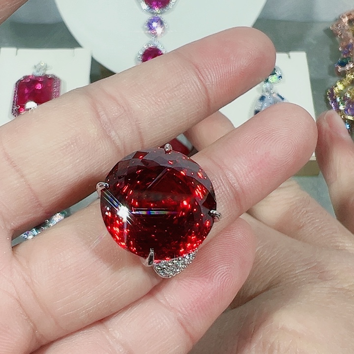 红宝石颈饰未镶嵌