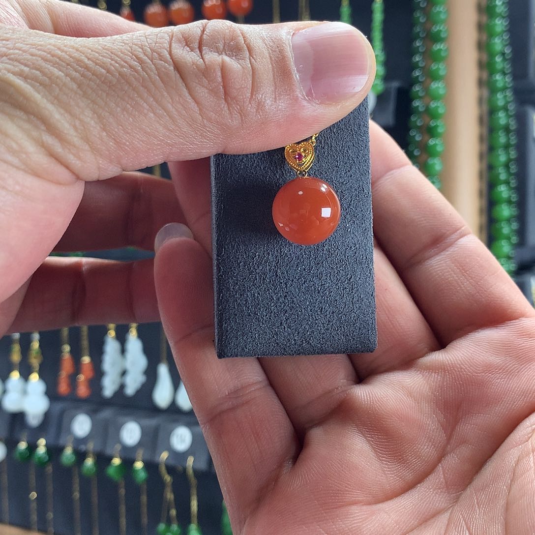 南红玛瑙18K金镶嵌吊坠(赠链)炸*140