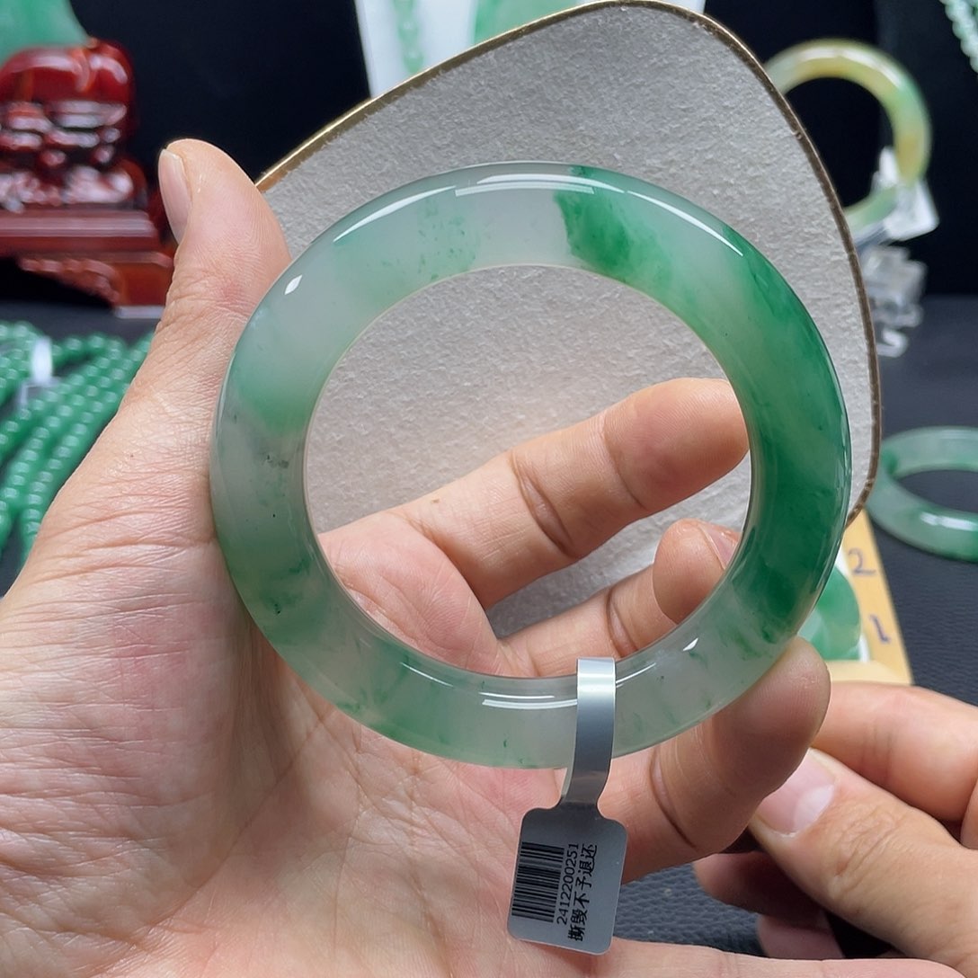 石英质玉手镯未镶嵌木*