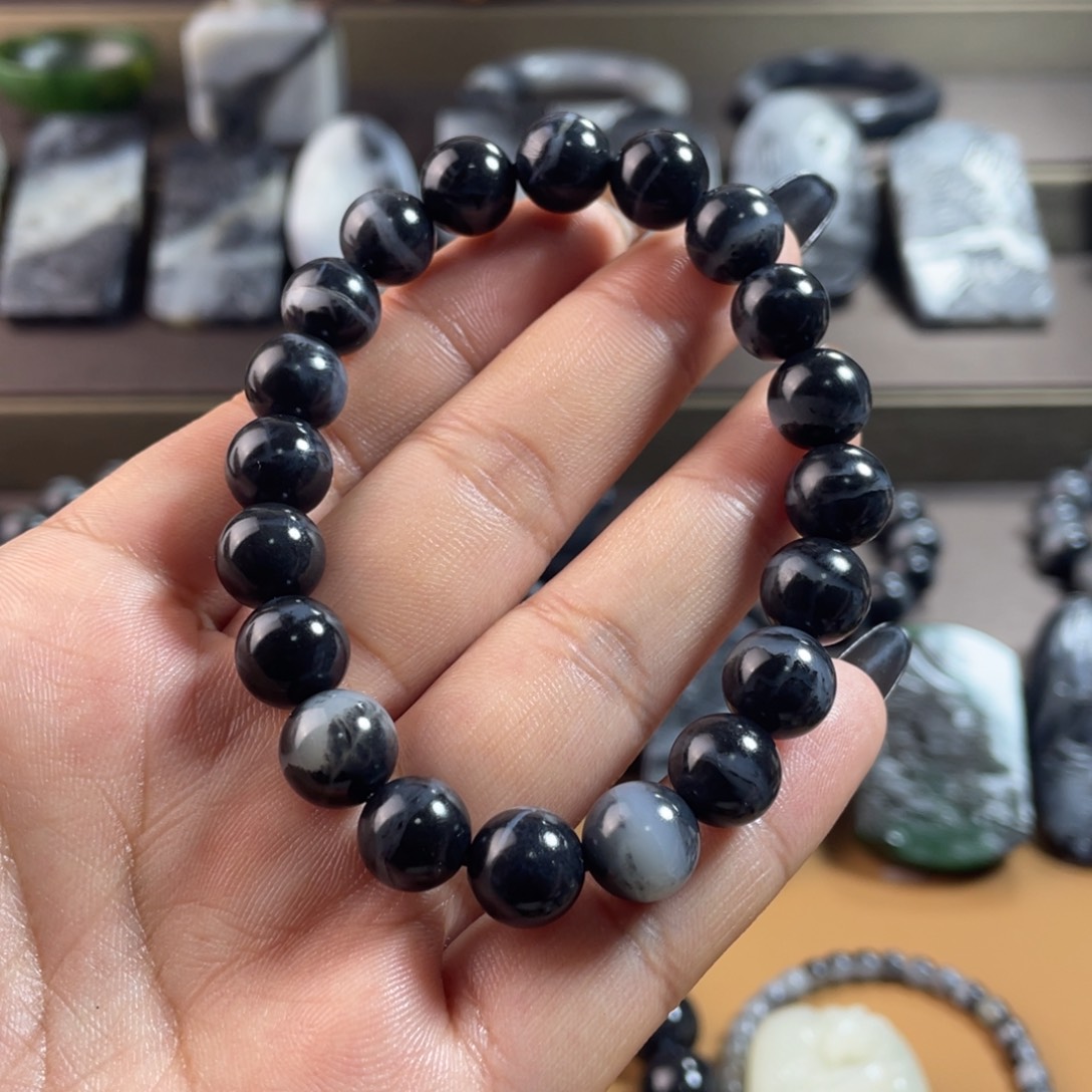 和田玉手链未镶嵌寂***烟