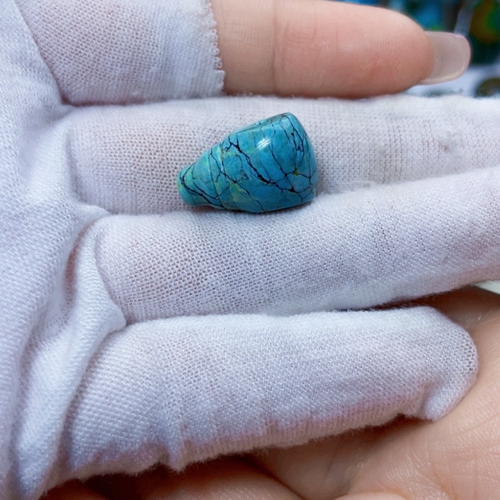 绿松石未镶嵌饰品