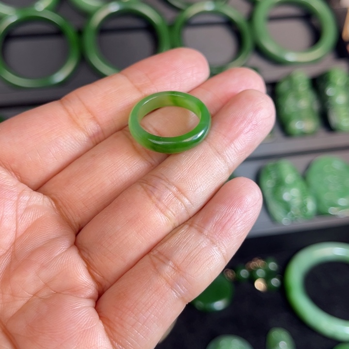 猫***~和田玉（碧玉）未镶嵌颈饰