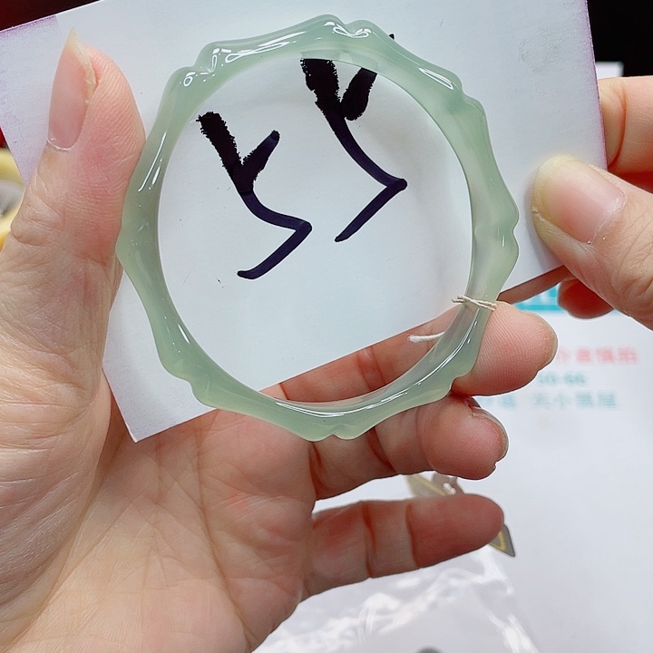 未镶嵌手镯石英质玉