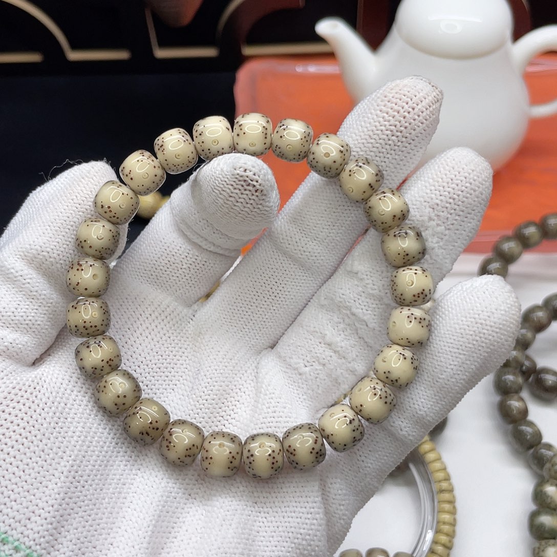 星月菩提吊坠28。9/8骨瓷白通体留白