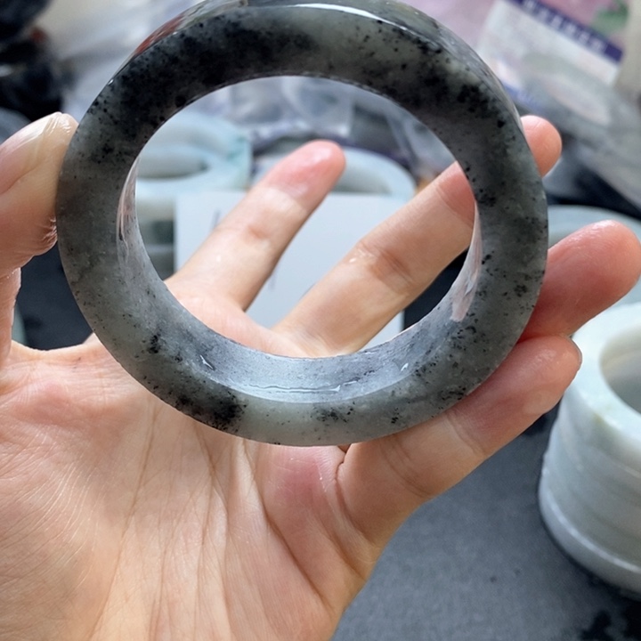 定制翡翠手镯未镶嵌天*雨