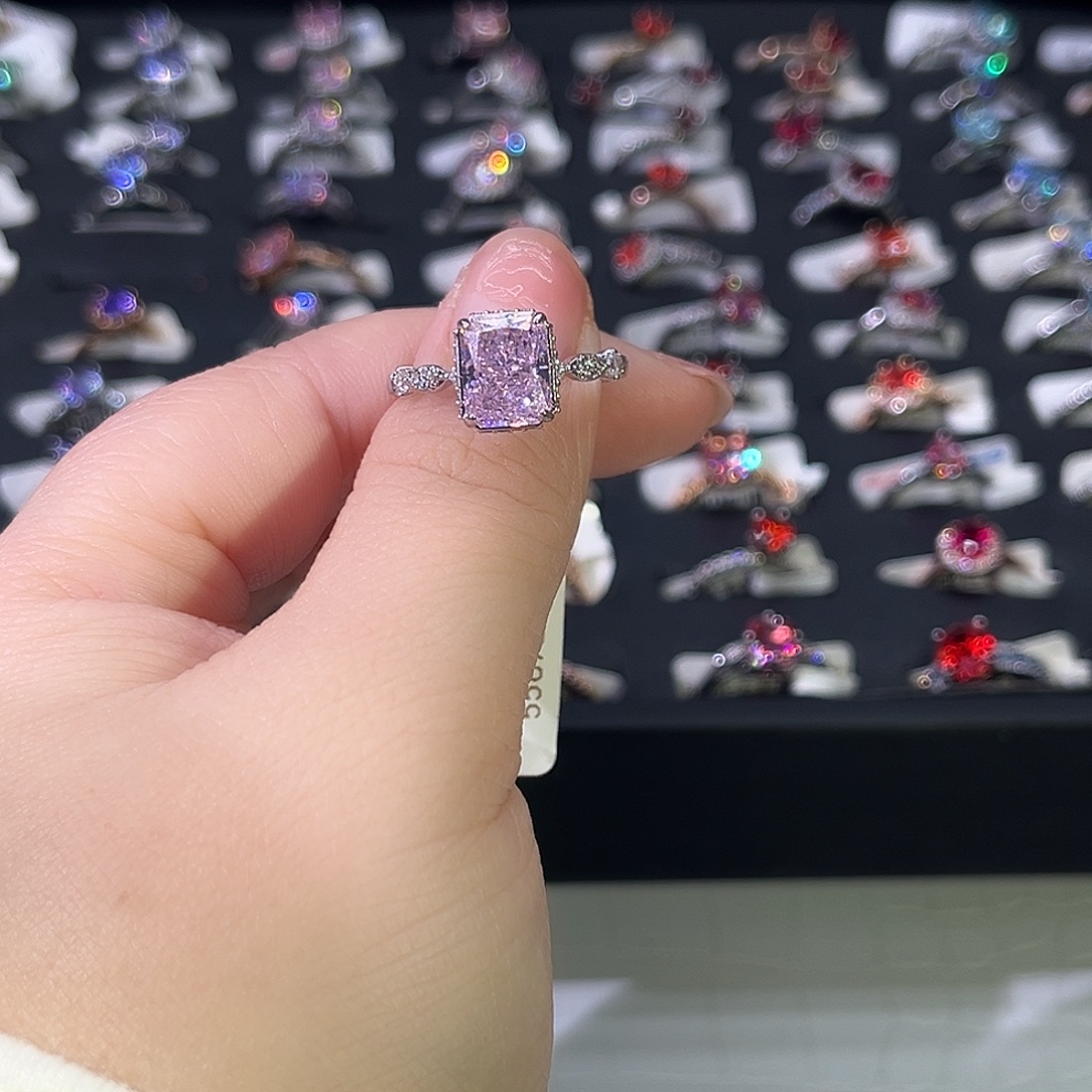 莫桑石非金属SH K白微镶长方浅粉冰花三卡-17