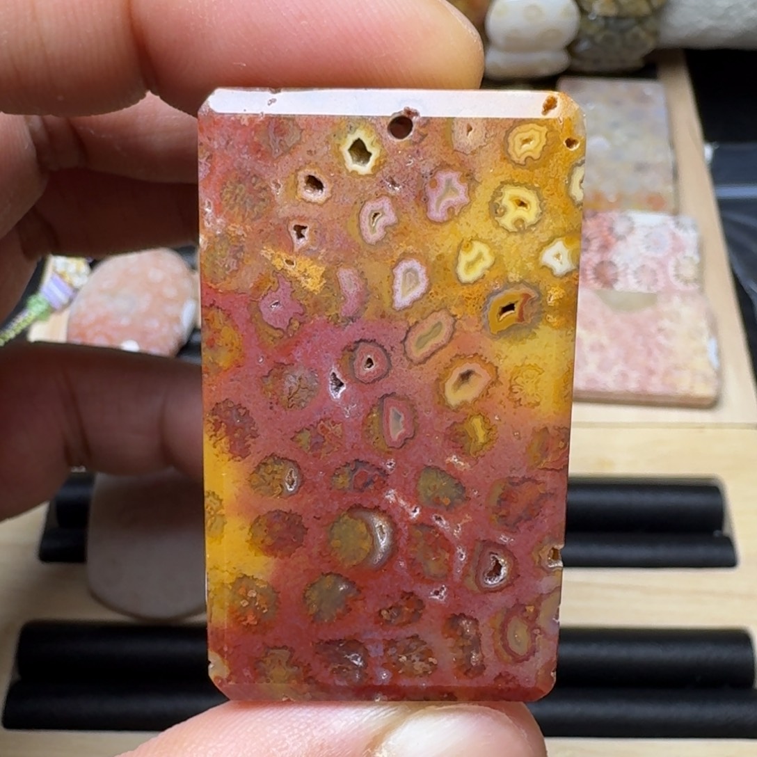 石英质玉纯天然色有机玉石保真色未镶嵌特价