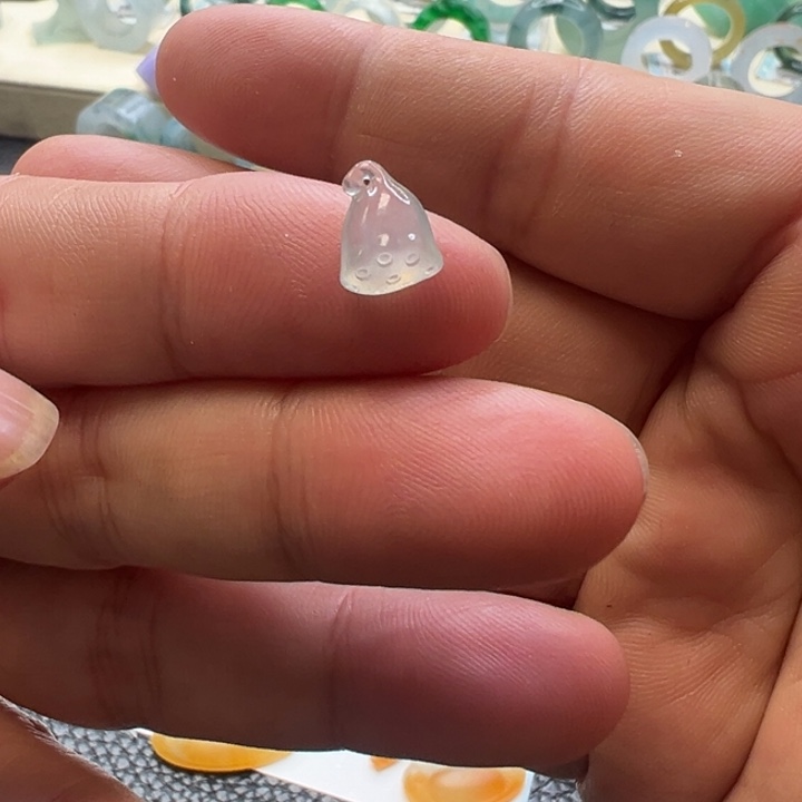 翡翠散珠翡翠小吊坠