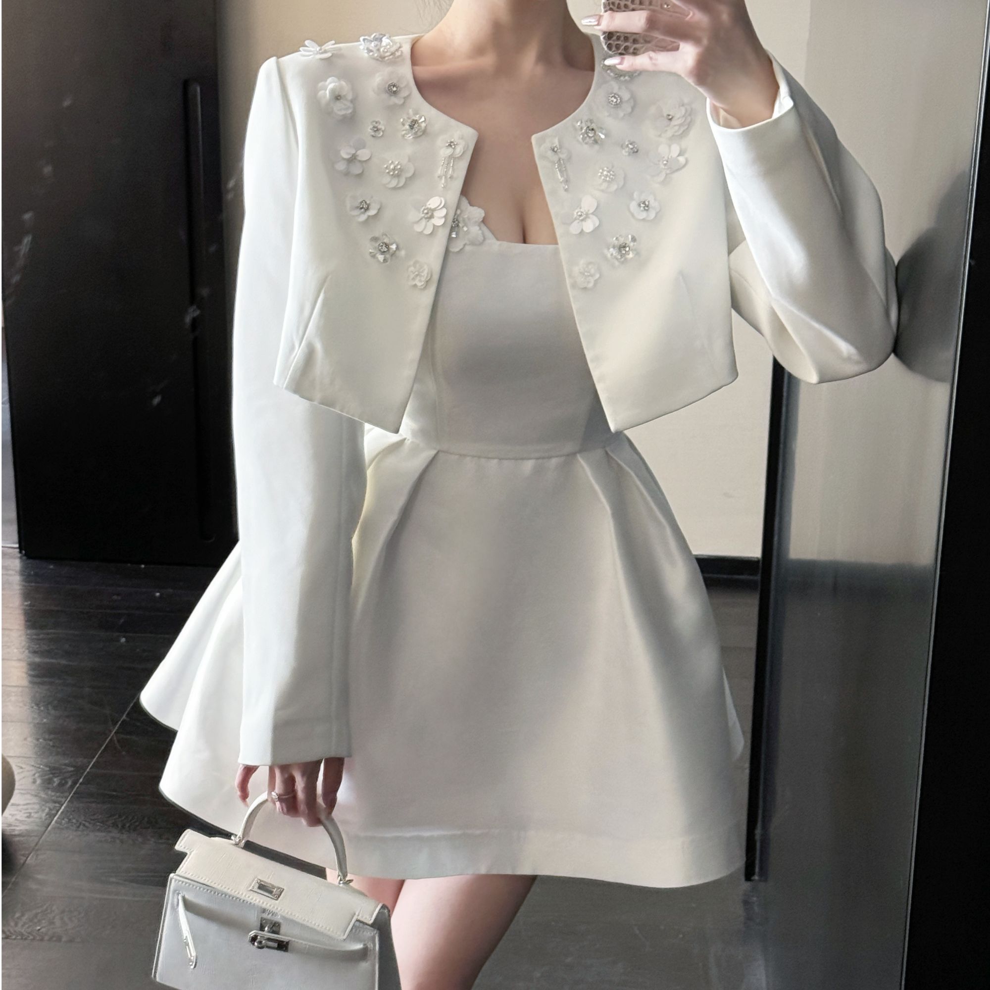 【都市女绅】 奢华镶钻通勤气场白色西装短外套外搭高级感长袖外套