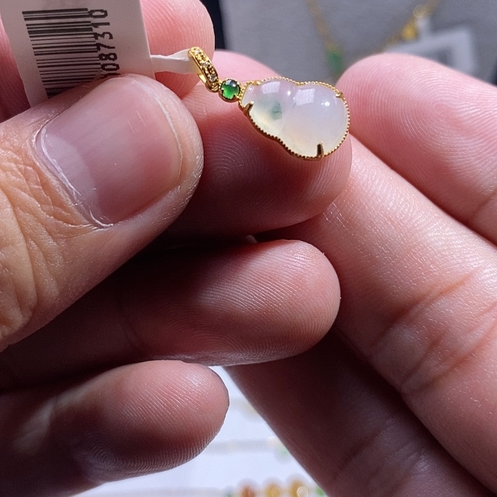 翡翠18K金镶嵌颈饰