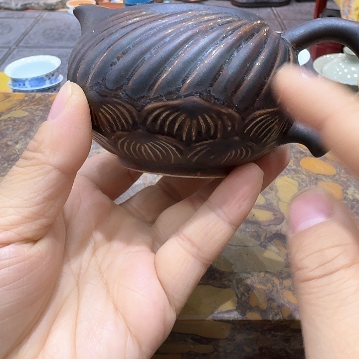 公道杯一个，瓷。。。品茗