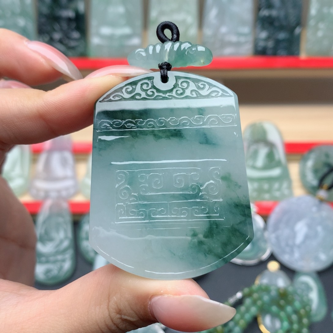 翡翠颈饰未镶嵌妙*平安无事牌