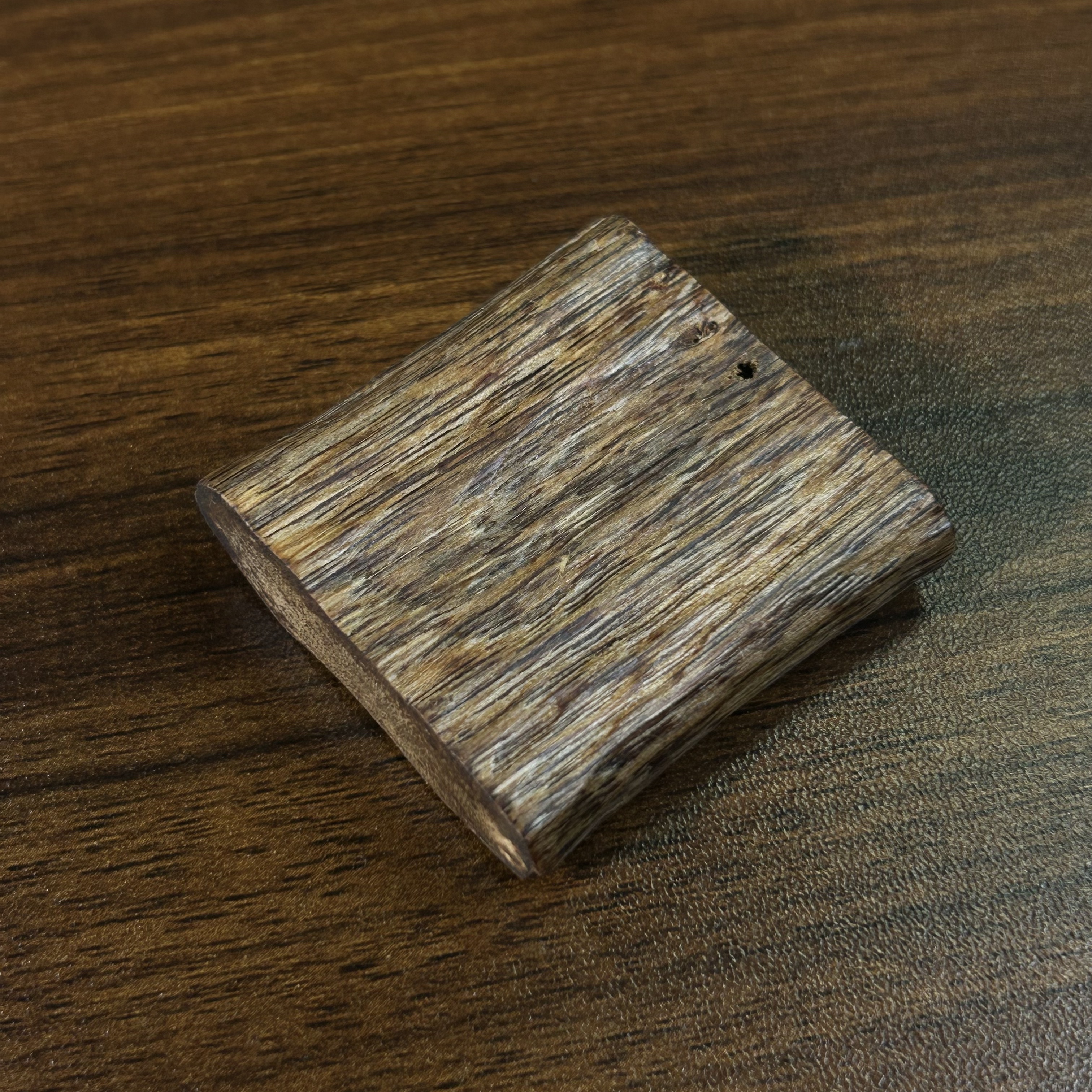 【奇楠-随型无事牌】G18沉香无事牌40*42.6mm  多样性发货-