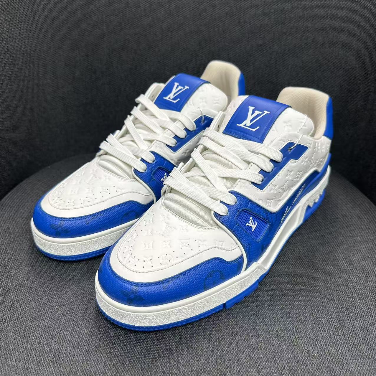 99新 LouisVuitton/路易威登 经典白蓝浮雕trainer奢鞋