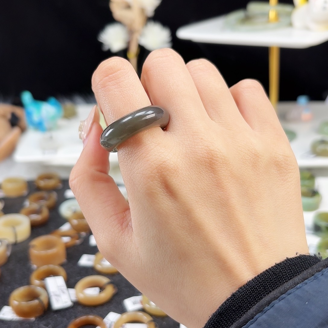 和田玉未镶嵌戒指P151烟紫甜甜圈17.3不退换