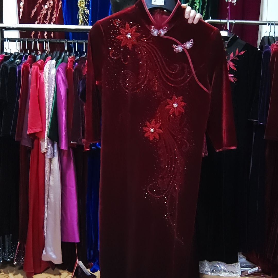 枣红色金丝绒重工中长旗袍2XL120-130斤3XL130-140斤左右