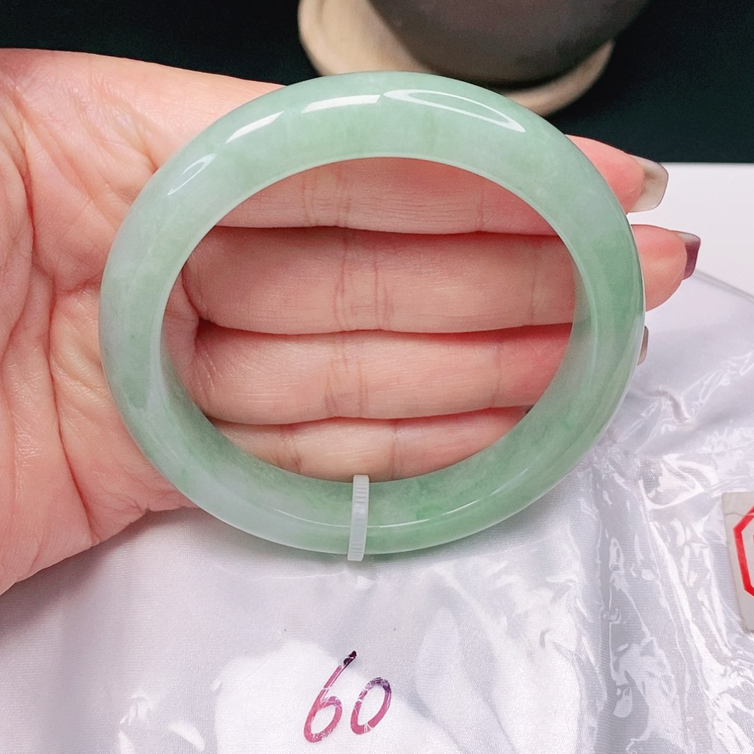 【闪购商品】翡翠手镯未镶嵌正
