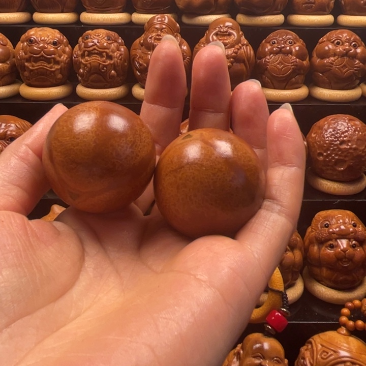 看***看吊坠龙脊菩提手把件 光柱