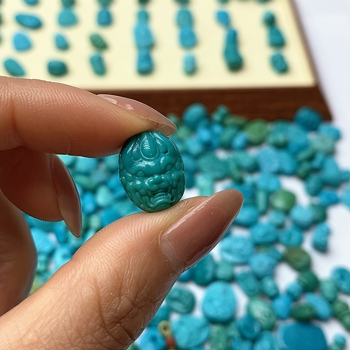 绿松石颈饰未镶嵌