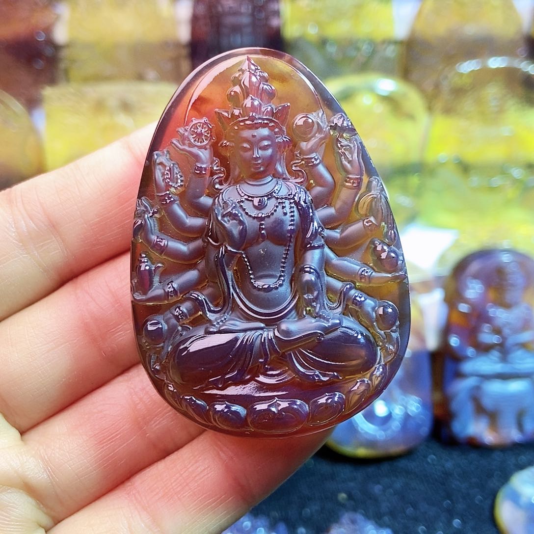 琥珀颈饰未镶嵌千手观音