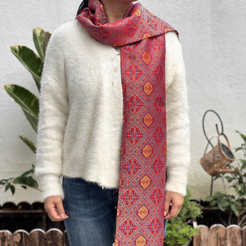 广西非遗壮锦围巾围脖冬天保暖送礼收藏百搭生日礼物长围巾多色彩