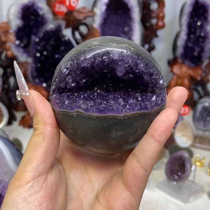 张***0紫晶大型摆件（非配饰）未镶嵌