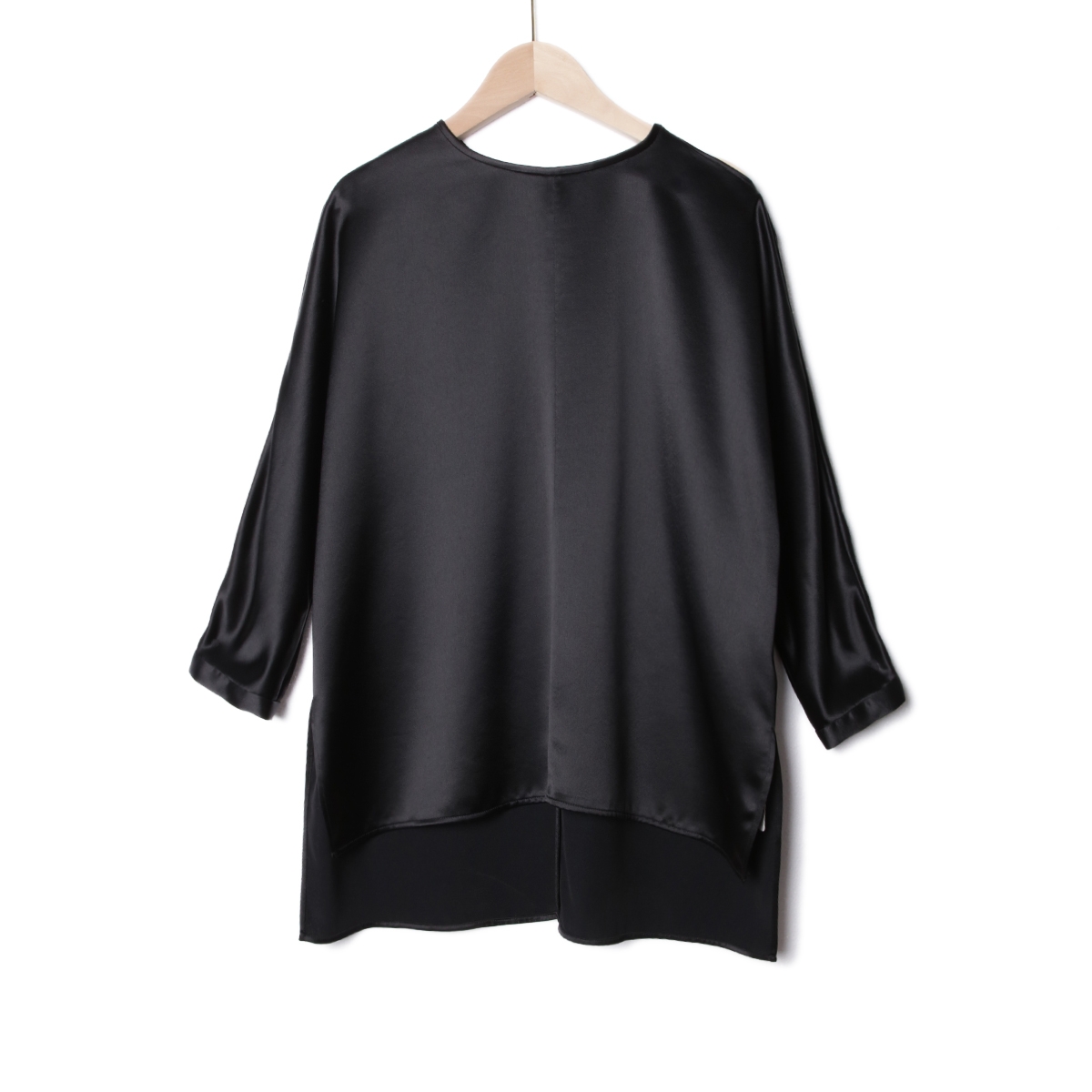 Bing Studios｜重缎百搭休闲肩开叉圆领上衣C421830